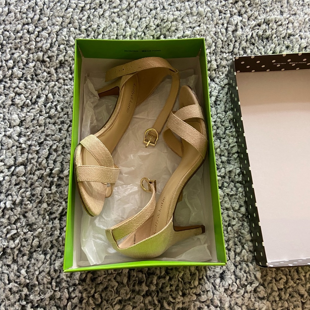 Kelly and Katie Chris NUDE SAFFIANO size 7